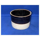 DARK BROWN AND CREAM CAKE CROCK *SOME CHIPS*