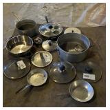 MIXED ALUMINUM POTS, PANS & LIDS
