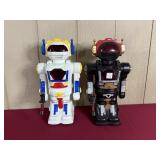 (2) MEGA ROBOTS: BLACK & WHITE