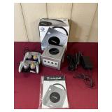 NINTENDO GAME CUBE LIMITED EDITION PLATINUM