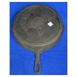 GRISWOLD CAST IRON SKILLET SLANT LOGO NO 12 719