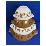 EARLY AMERICAN (4) PC PYREX MIXING BOWL SET