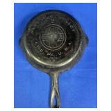 GRISWOLD CAST IRON SKILLET NO 5 ERIE PA 724 B