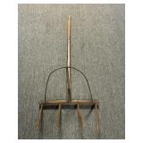 PRIMITIVE HAY PITCHFORK W/METAL BAND