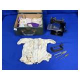 MINIATURE SALESMAN SAMPLE SINGER SEWING MACHINE