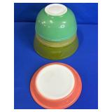 PYREX PIE PLATE & (3) GREEN MIXING BOWLS