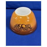 PYREX OLD ORCHARD 1 1/2 PT MIXING BOWL