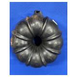 FRANK W HAY & SONS JOHNSTOWN PA CAST BUNDT PAN