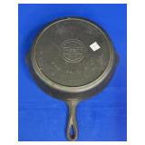 GRISWOLD CAST IRON SKILLET NO 11