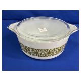 VERDE GREEN SQUARES PYREX 2 1/2 QT CASSEROLE W/LID