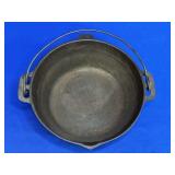 CAST IRON DUTCH OVEN MARKED MADE IN USA NO 7