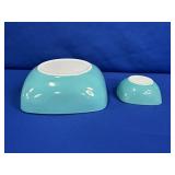BLUE 2 1/2 QT CASSEROLE DISH AND SMALL SQUARE DISH