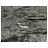 2.8G STERLING SILVER SIZE 7 RING WITH CLEAR STONES