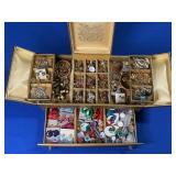 GOLD JEWELRY BOX WITH LOTS OF PLASTIC STYLE