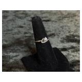 1.9G 14K RING SIZE 7 WITH SNOWFLAKE DESIGN