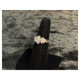 4.0G14K SIZE 6 RING WITH CLEAR STONES