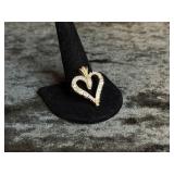 4.1G 10K HEART PENDANT WITH CLEAR STONES