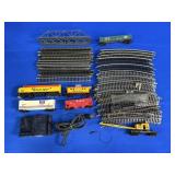 LIFE LIKE PLASTIC TRAIN SET WITH TRANSFORMER, CARS