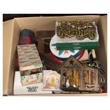 CHRISTMAS DECORATIONS: HOLLAND MOLD, HERITAGE