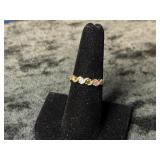 (2.74G) 14K GOLD MOTHERS RING W/ 3 STONES - SIZE
