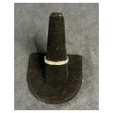 .925 STERLING SILVER RING WRAP AROUND STONES