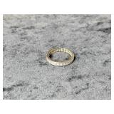 (2.87G) 10K GOLD RING W/ CLEAR STONES - SIZE 10