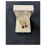 14KT 1.95G EARRINGS (ONE IS BROKE)