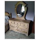 MIRRORED DRESSER WITH (7) DRAWERS