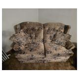 FLORAL LOVE SEAT WITH ACCENT PILLOWS APPROX 59"