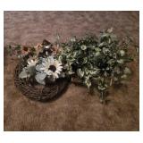 HOME DECORATIONS: ARTIFICIAL PLANTS IN BASKETS,