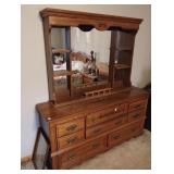 BROYHILL DRESSER/DISPLAY STYLE PIECE