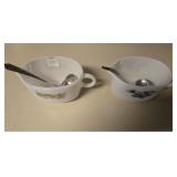 (2) PYREX GRAVY BOATS AND SPOONS