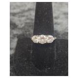 10K WHITE GOLD RING W/CZ STYLE STONES SIZE 9