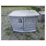 SUNCAST OUTDOOR PLASTIC STORAGE TOTE