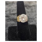 14K GOLD RING SIZE 7 WITH CZ STYLE STONE
