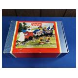 FISHER PRICE LITTLE PEOPLE 2002 RED, WHITE & BLUE