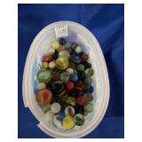 ASSORTED GLASS MARBLES WITH SHOOTERS