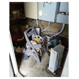 CONTENTS OF ROOM IN HORSE BARN: PORTABLE