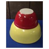 PYREX RED 1 1/2 QT MIXING BOWL & YELLOW BOWL