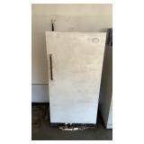 White refrigerator, unknown manufacturer
