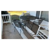 Black Metal round table and chairs