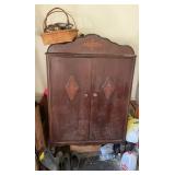 Wood gentlemanï¿½s bureau miscellaneous lot