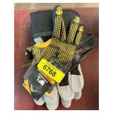 2 ct. assorted gloves