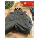 Size Lg (10-12) Swiss Tech Snow Bibs