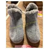 Womens Dearforms Slippers Size s/5-6