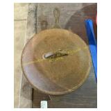 Cast iron skillet