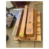 Assorted 4 ft fluorescent light bulbs