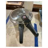 Pressure cooker