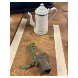 Vin. Green Lorraine Grinder, Kettle