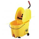 Rubbermaid WaveBrake Mop Bucket - 35 qt, Yellow